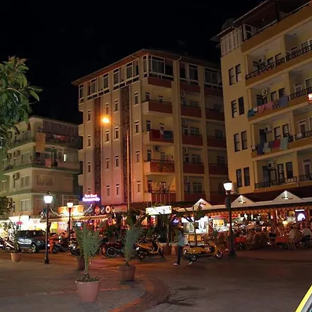 Hotel Destino 2*
