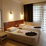 Destino Hotel 2*